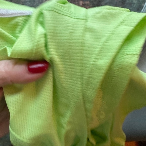 ASICS women’s running tank medium running tank lime yellow bright Nwt - Picture 9 of 9